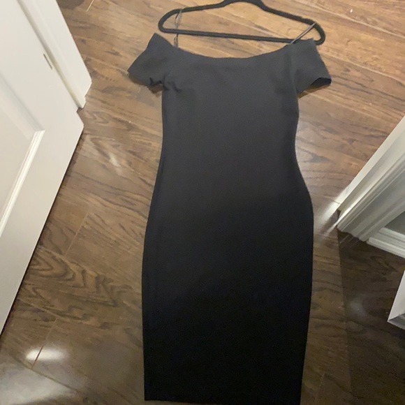 Black off the shoulder tight mid length dress - Picture 1 of 1